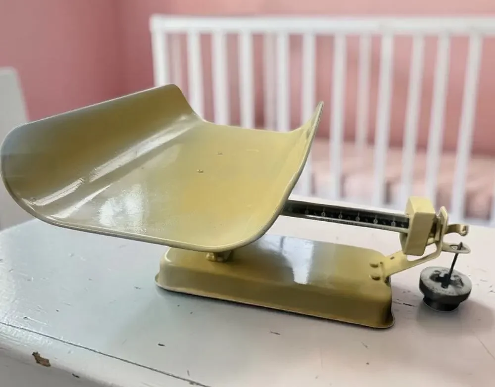 Vintage Detecto Baby Scale 30 lb Capacity Cream Metal Infant Scale